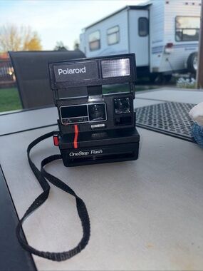 Vintage Polaroid One Step 600 Flash Instant Camera - Retro Film Camera TESTED